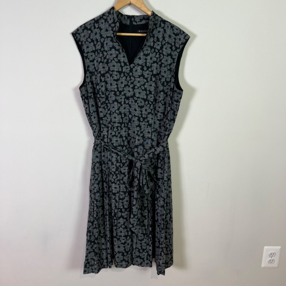 Brooks Brothers Black and Gray Floral Print Pleated Dress - Picture 2 of 11